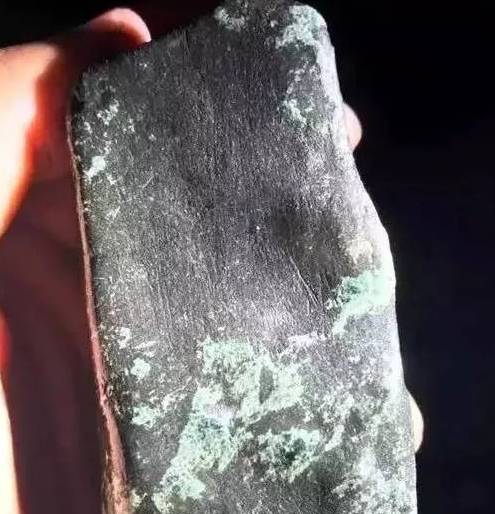 100万缅币在瓦城淘的翡翠原石，切开后满心欢喜，下一个就是你！
