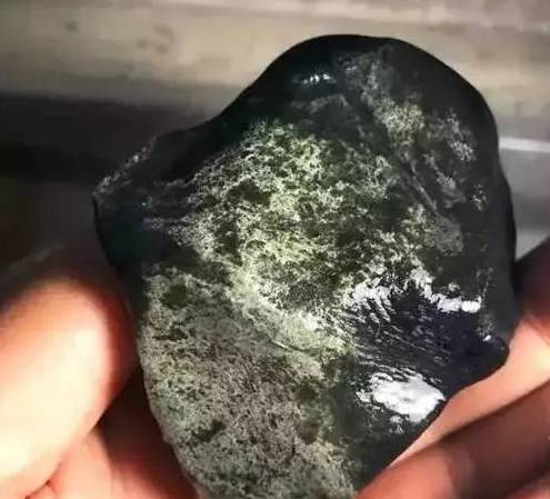100万缅币在瓦城淘的翡翠原石，切开后满心欢喜，下一个就是你！