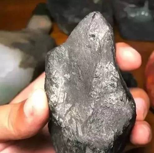100万缅币在瓦城淘的翡翠原石，切开后满心欢喜，下一个就是你！