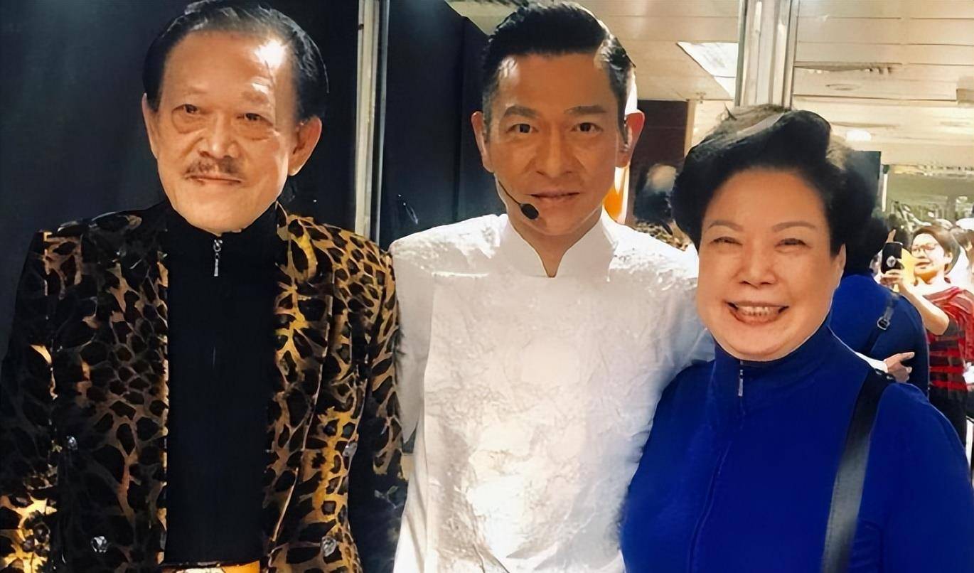 刘德华干爹逝世后，方锦培指控二太私吞帛金，曝刘雅丽非亲生女儿
