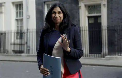拿留学生开刀？中国赴英留学申请量十年首次下跌！英国教育大臣不干了…