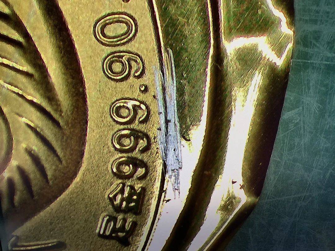 直播间里抢到的“足金”，一测全是“老铁”