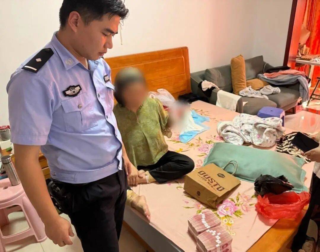 女子紧攥20万现金大哭:我自己的钱,还不能自由支配?