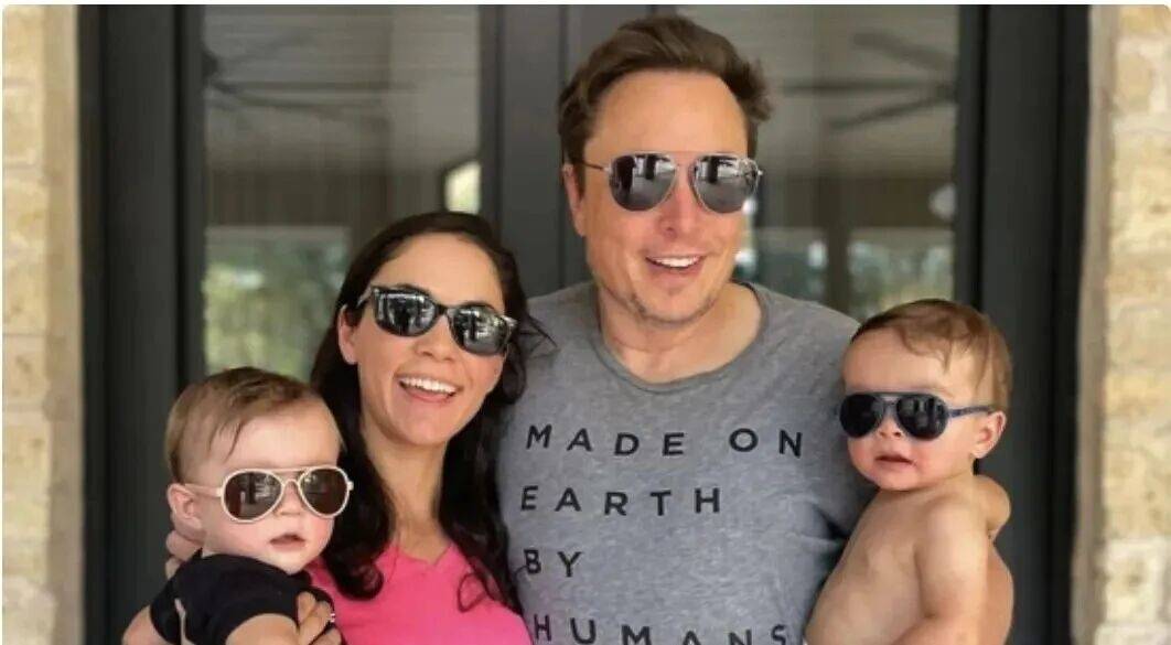 马斯克官宣小15岁高管女友，毕业于耶鲁大学是AI专家，马斯克母亲力赞：她又智慧又独立