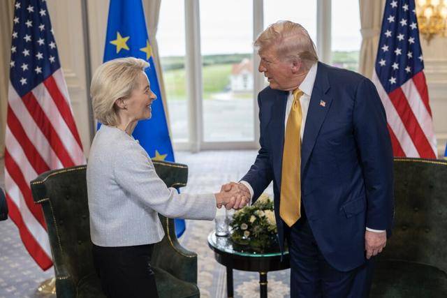 美国想和中俄印日组建C5，梅德韦杰夫：给了欧洲一记响亮的耳光