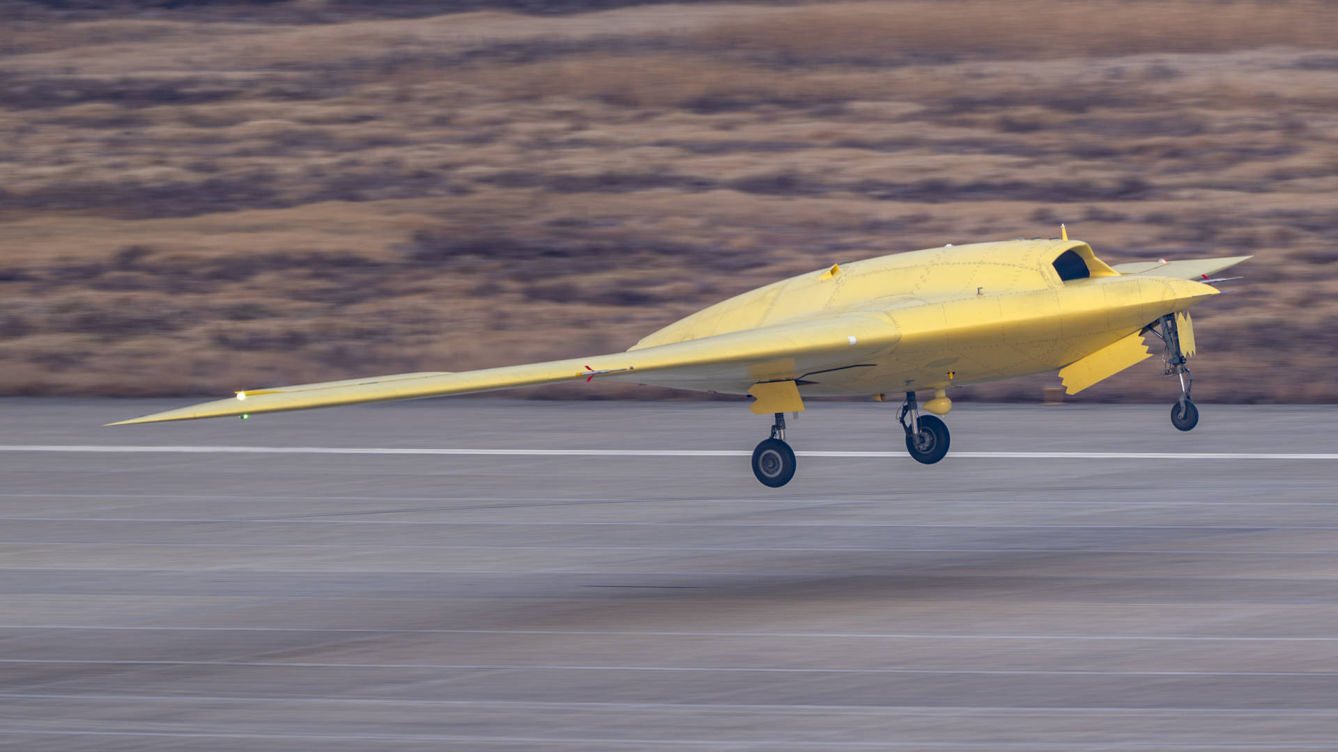 多张高清大图！新型高空高速长航时无人机彩虹-7近日成功首飞