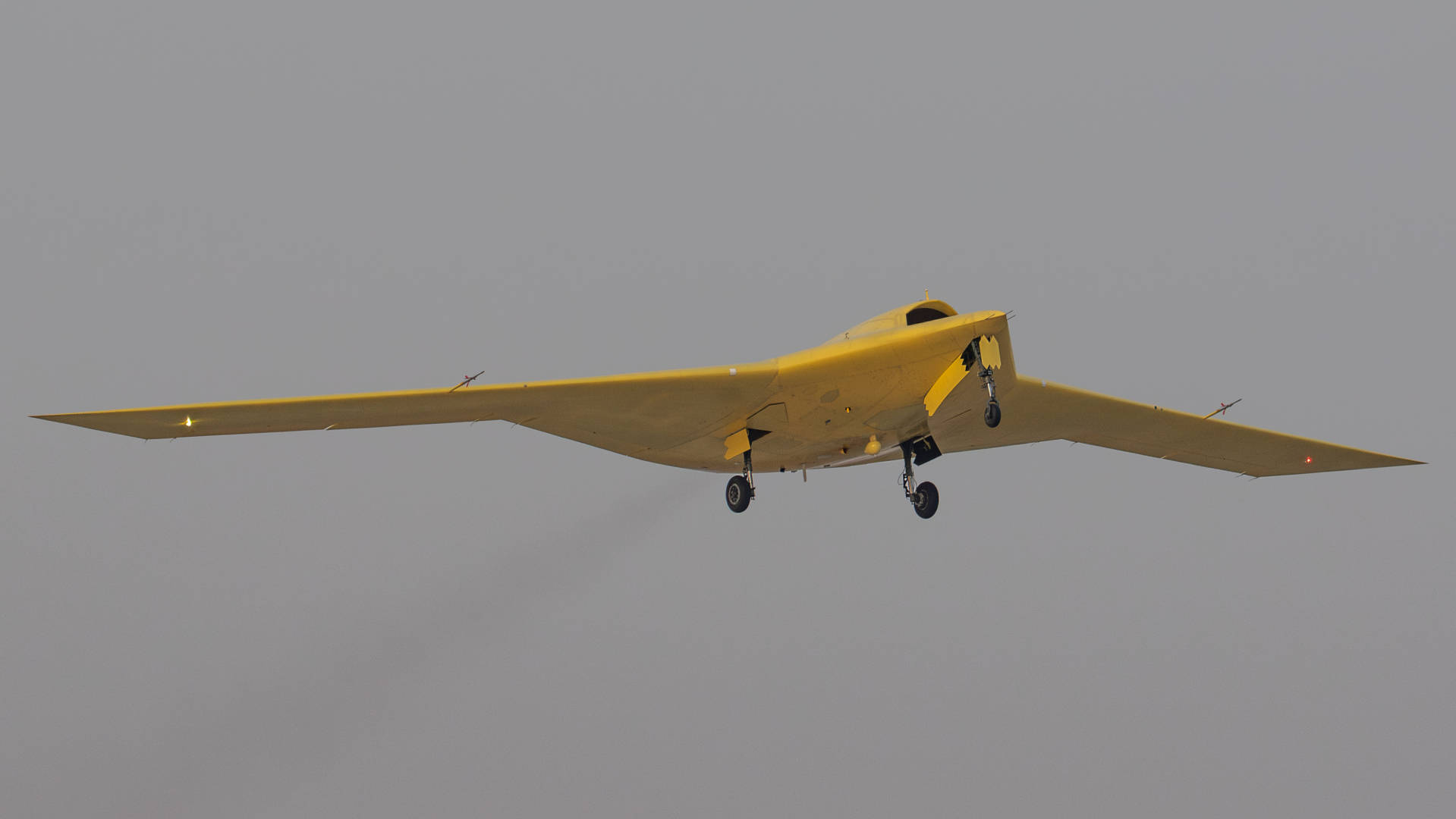 多张高清大图！新型高空高速长航时无人机彩虹-7近日成功首飞