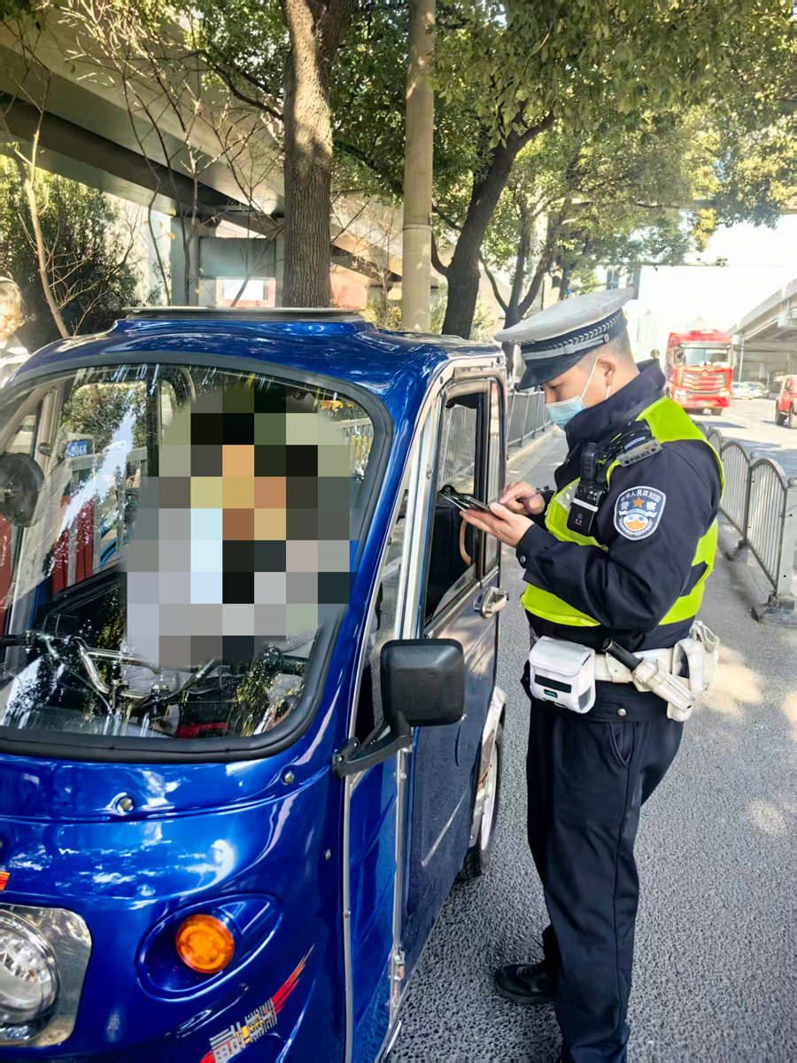 残疾车不得载人，“老头乐”不得上路：上海正在严查相关交通违法行为